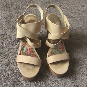 Nude strappy wedges 10M